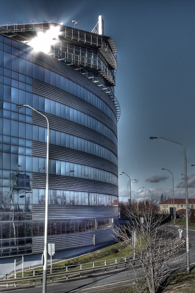 Здание в виде лодки