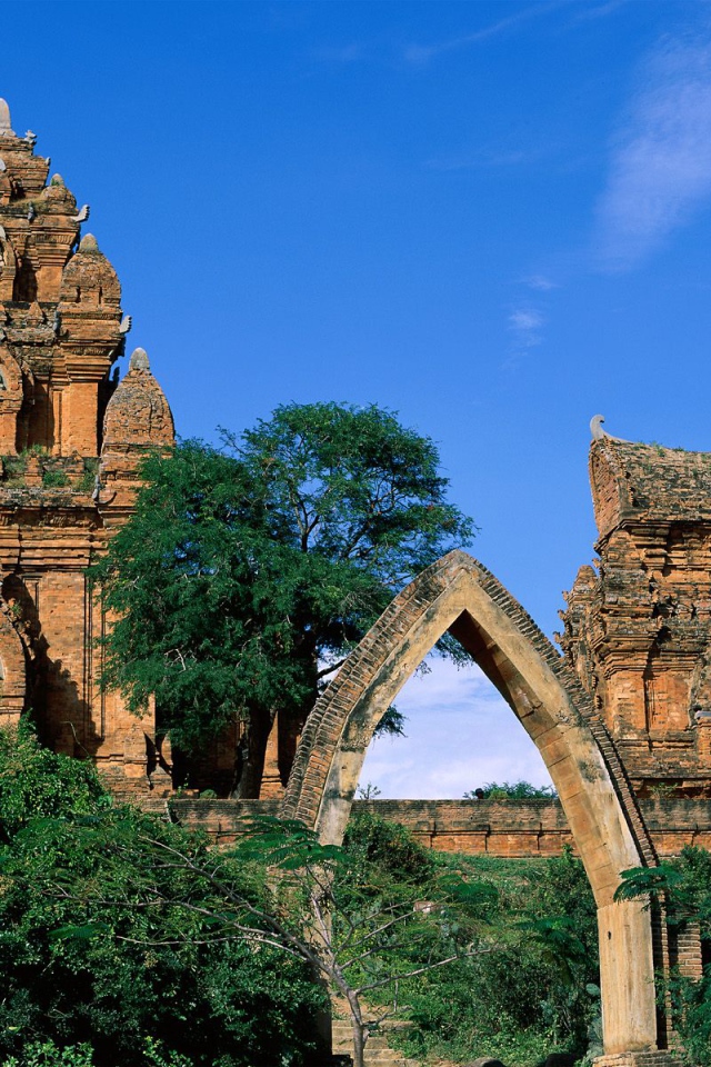 Древний храм Po Klong Garai