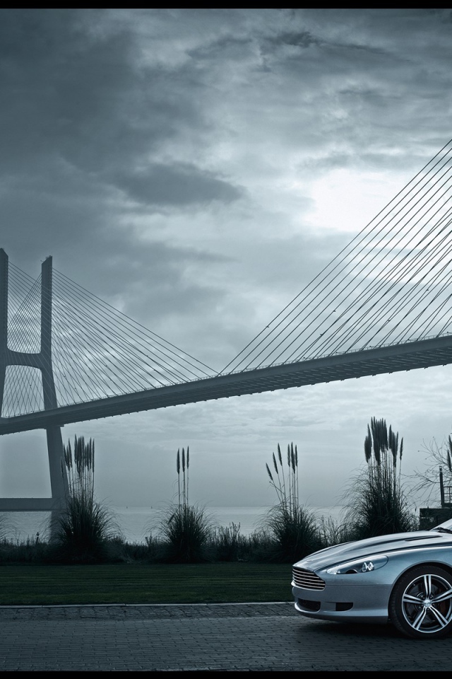 Автомобиль Астон Мартин