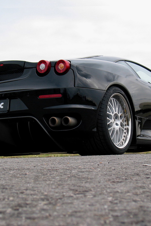 Черный Ferrari