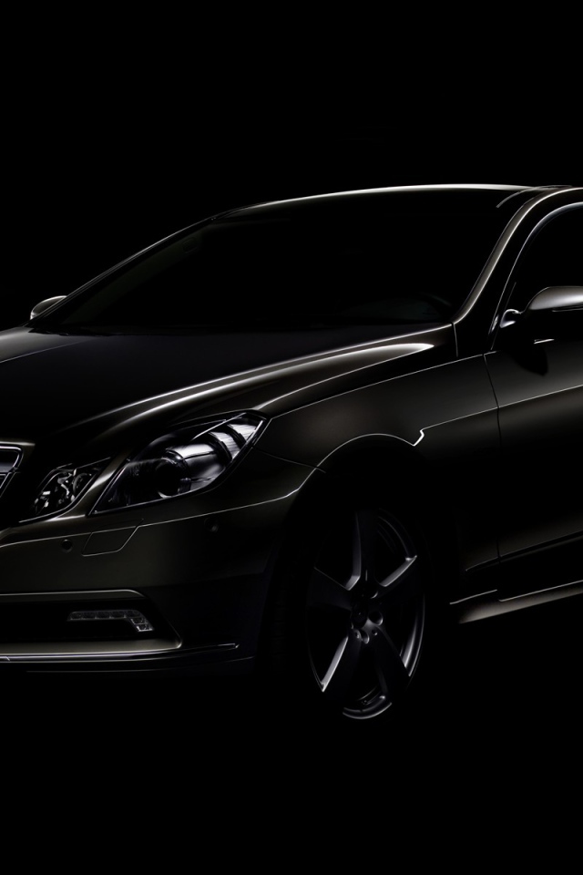 Черный Mercedes