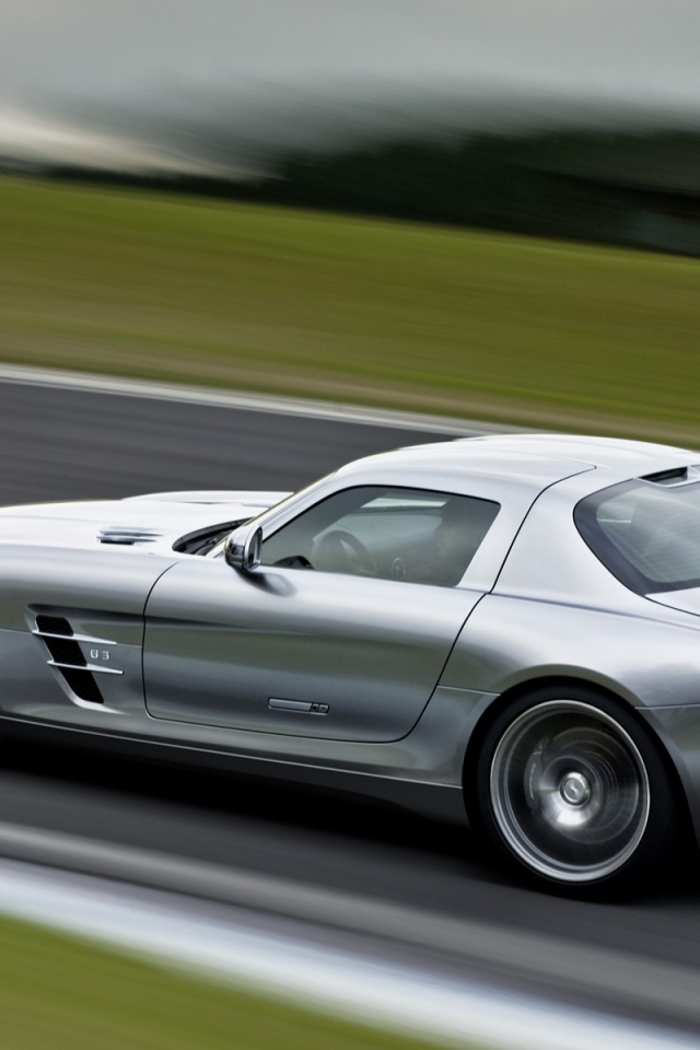 Спортивный Mercedes 6.3