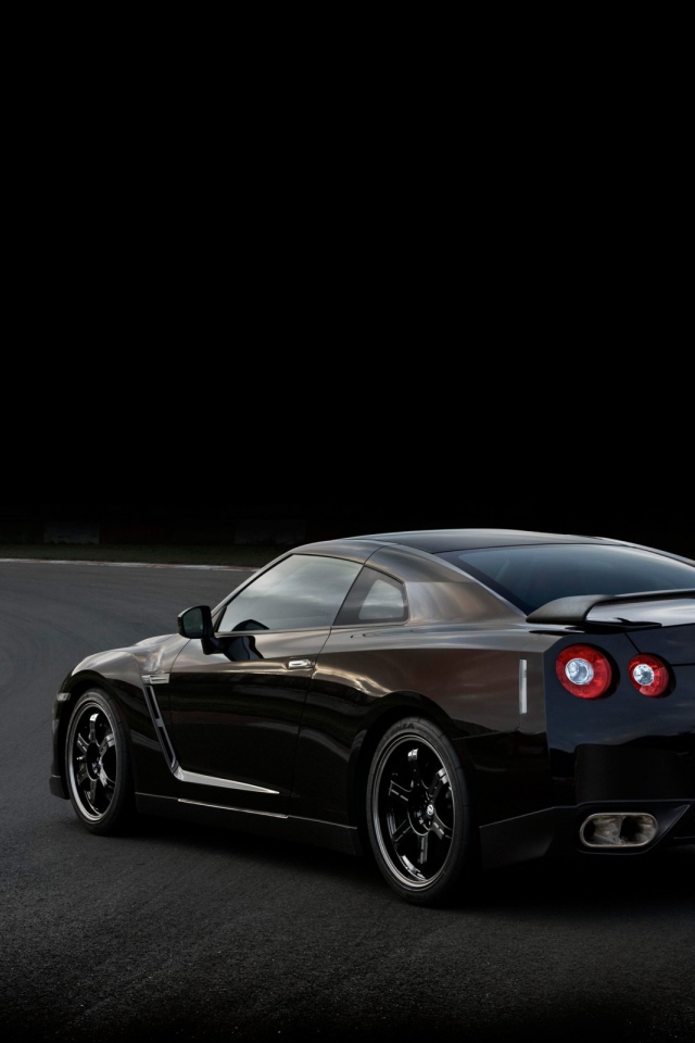 Черный Нисан