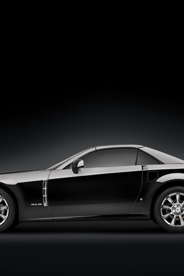 Красивая черная иномарка