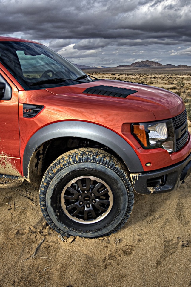 Большой внедорожник