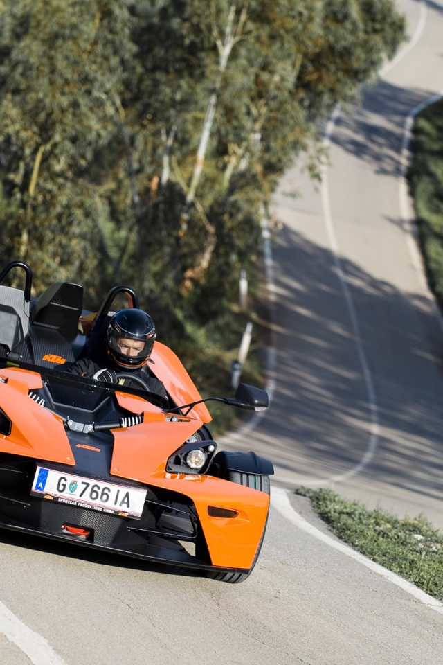 Гоночный автомобиль