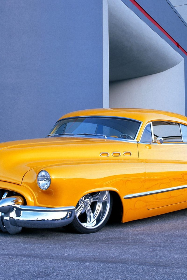 Тюнингованный ретро автомобиль