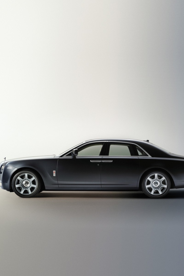 Автомобиль Rolls-Royce