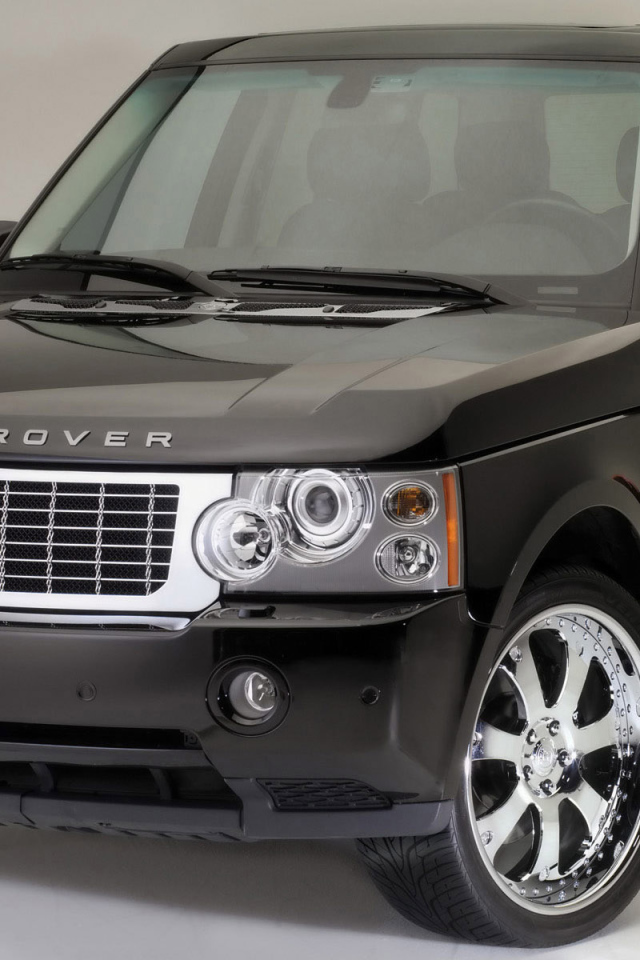 Черный внедорожник