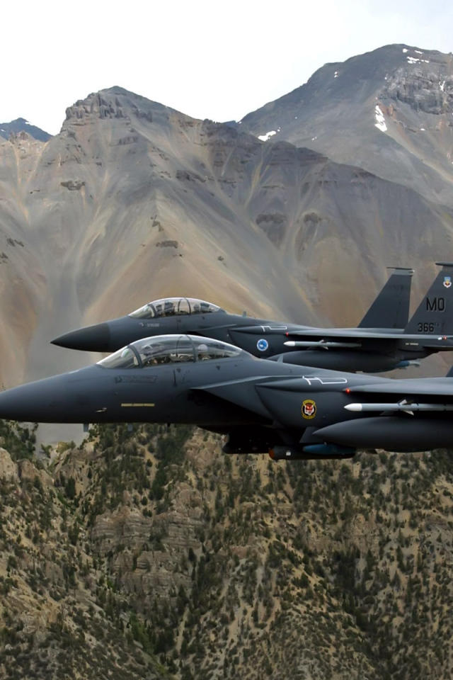 Военная авиация / полет в горах