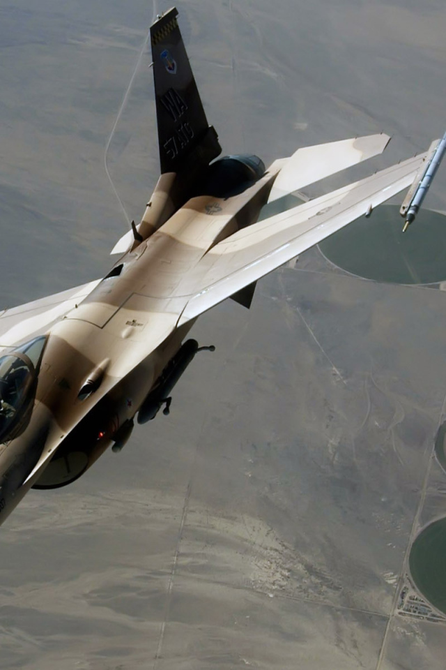 Военная авиация / полет над штатом Невада