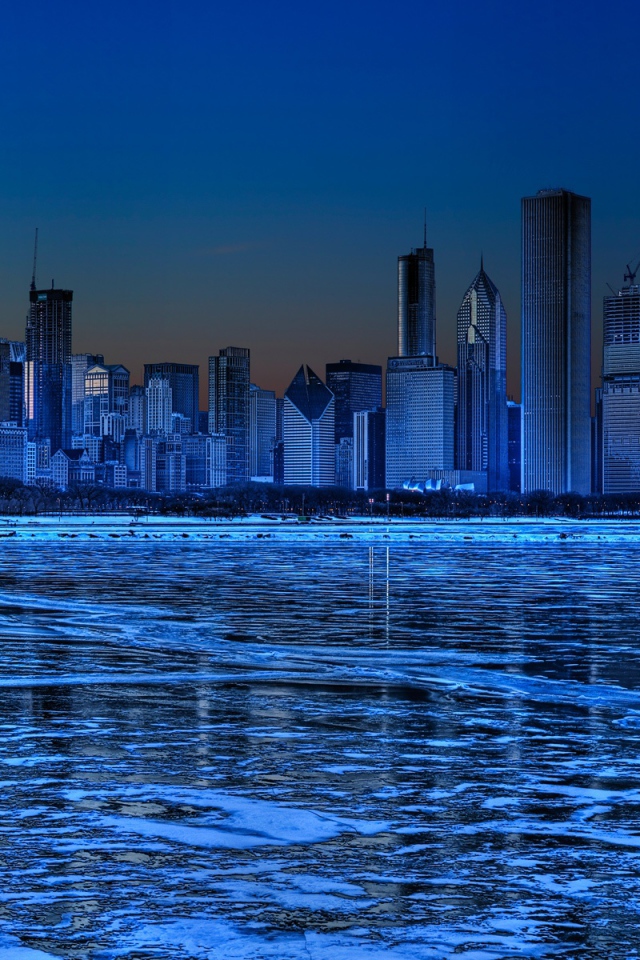 Замерзшее озеро