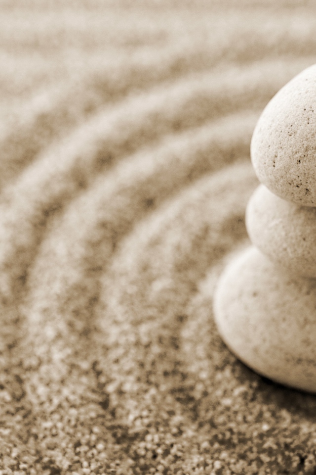 Камни на песке