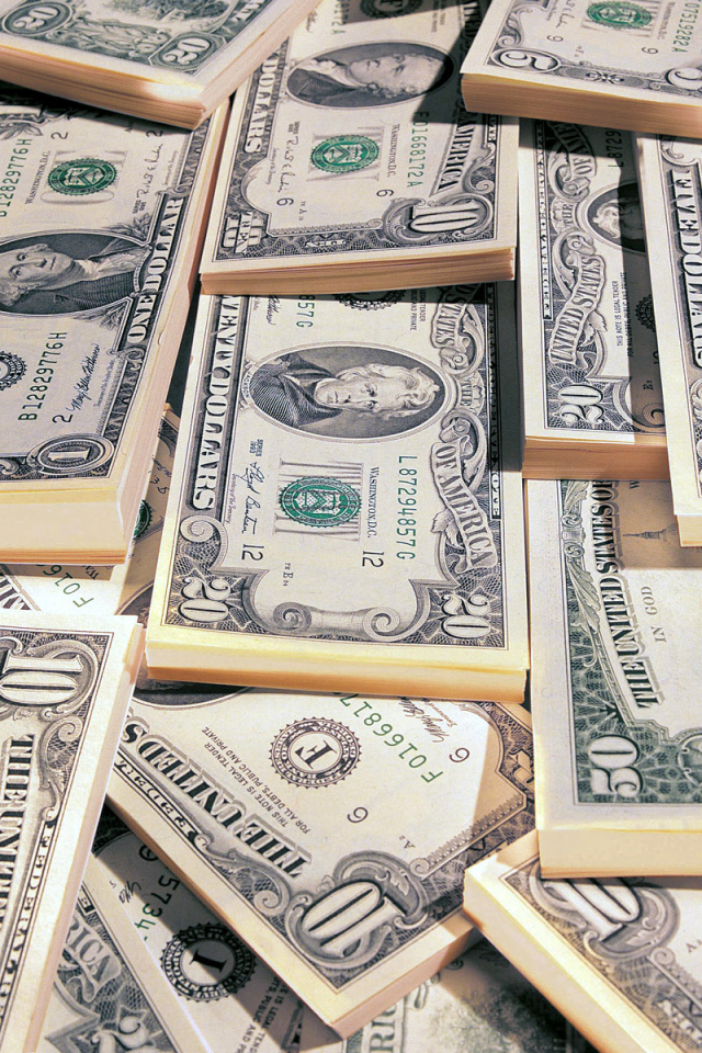 Пачки долларов