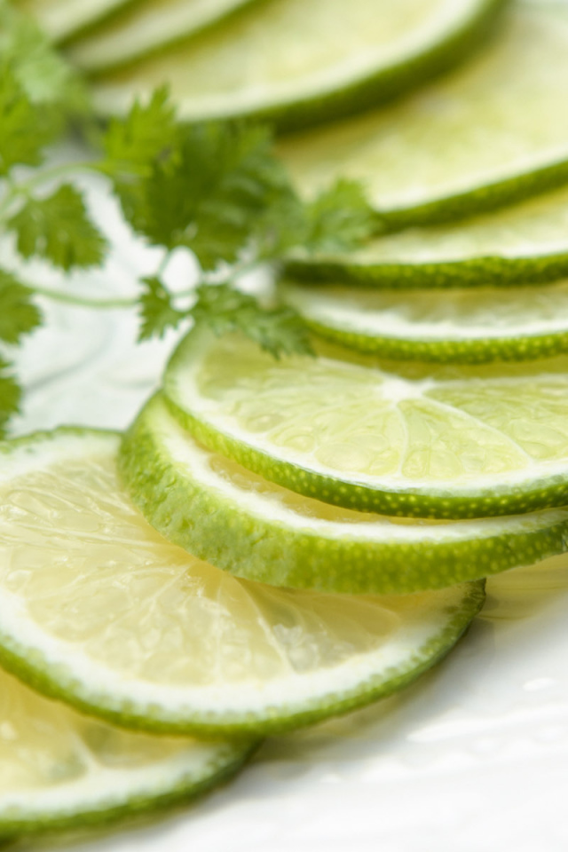 Зеленый лимон