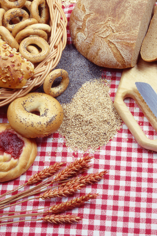 Свежий хлеб и булочки