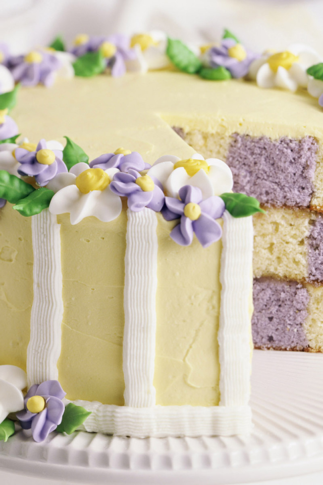 Красивый торт с цветами