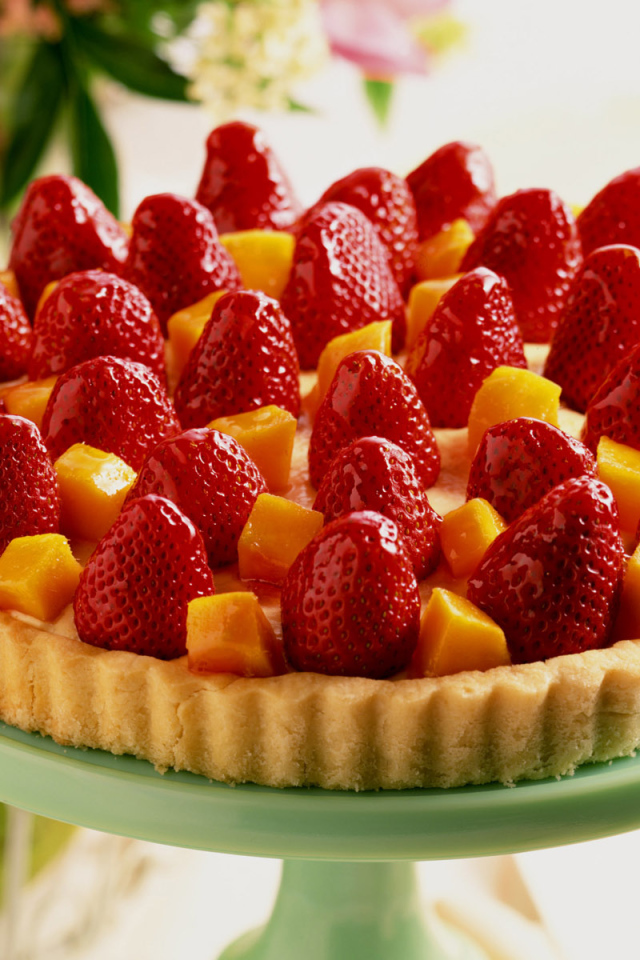 Вкусный пирог с клубникой