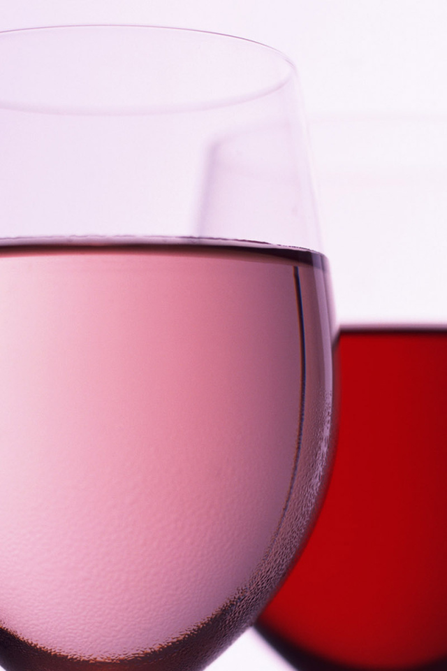 Бокал шампанского и вина