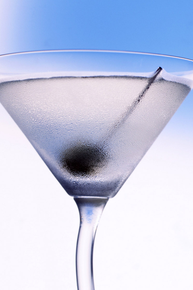 Красивый бокал с коктейлем