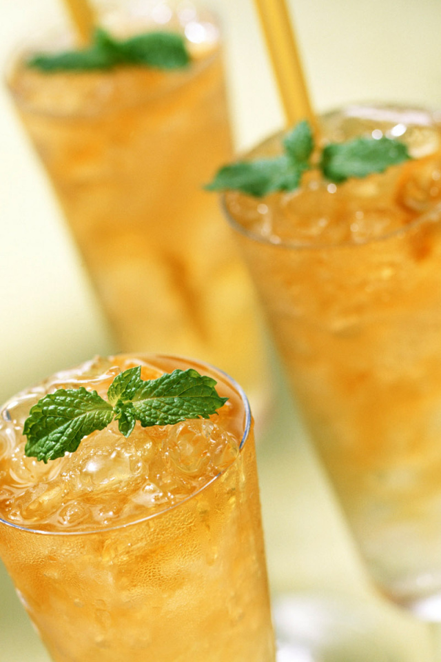 Газированные напитки кола. Газированные напитки. Прохладительные напитки газированные. Сладкие напитки. Газировка в стакане.