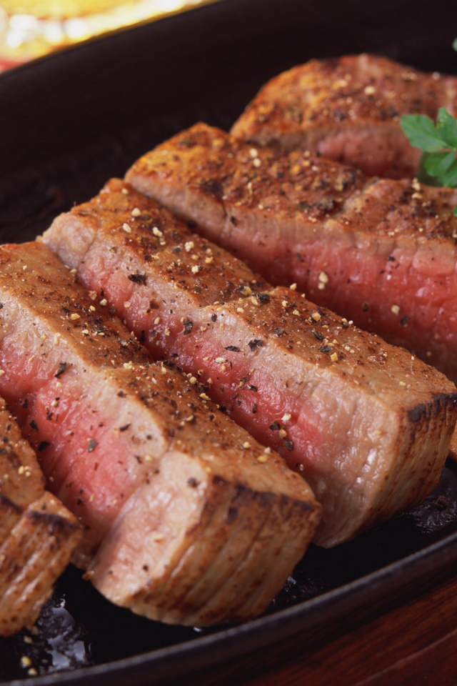 Недожаренное мясо