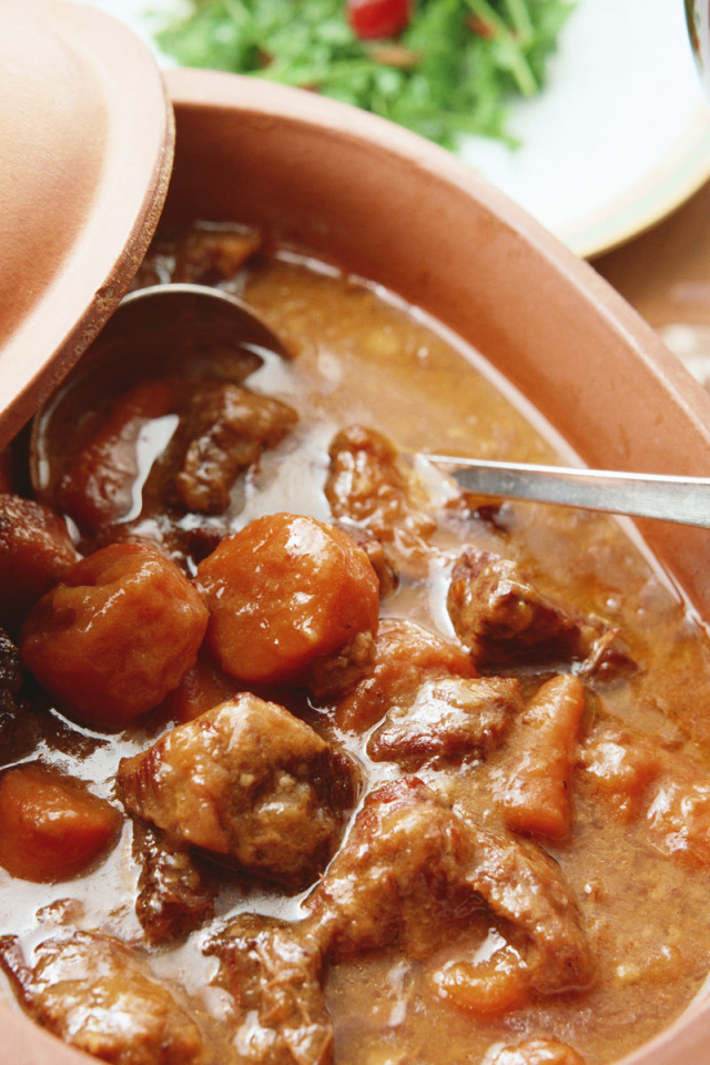 Тушеное мясо с картофелем