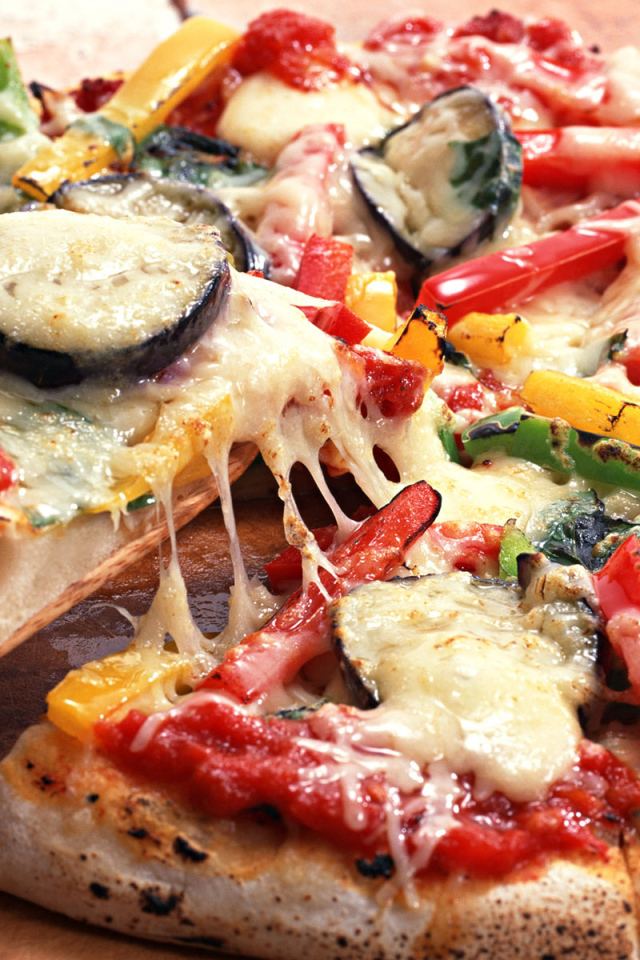 Горячая пицца с сыром