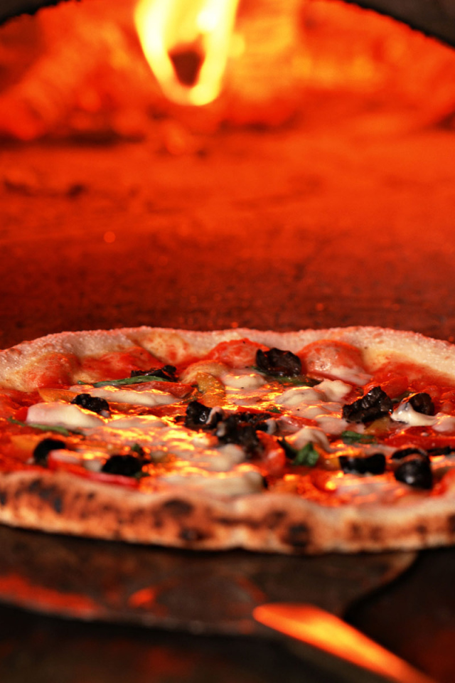 Пицца в печи