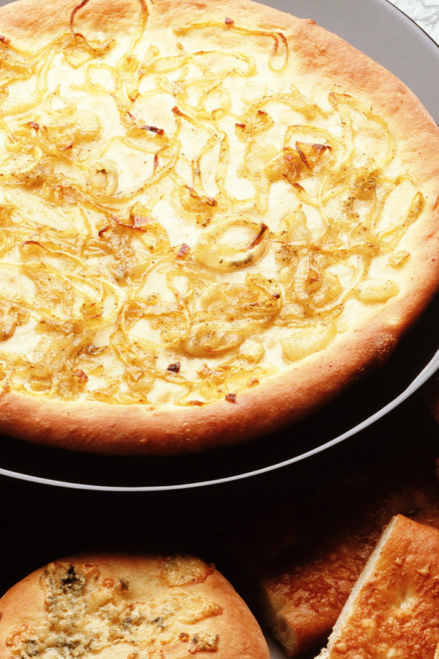 Пицца с луком