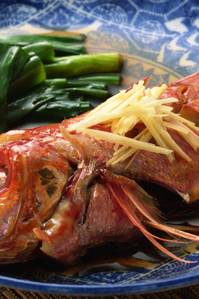 Жареная рыба с зеленью