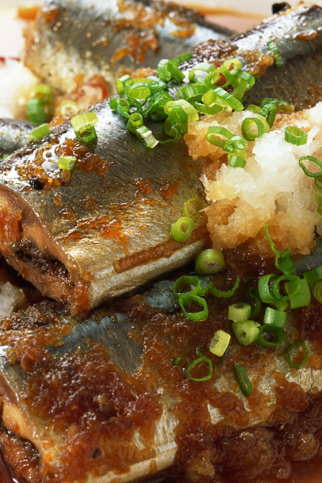 Большие кусочки жаренной рыбы