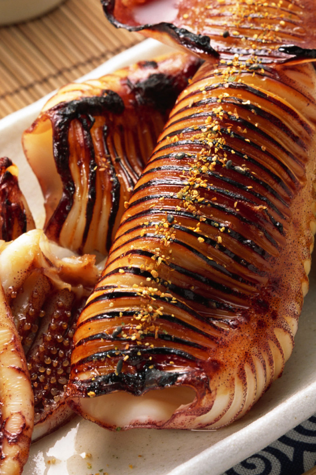 Осьминог приготовленный полностью