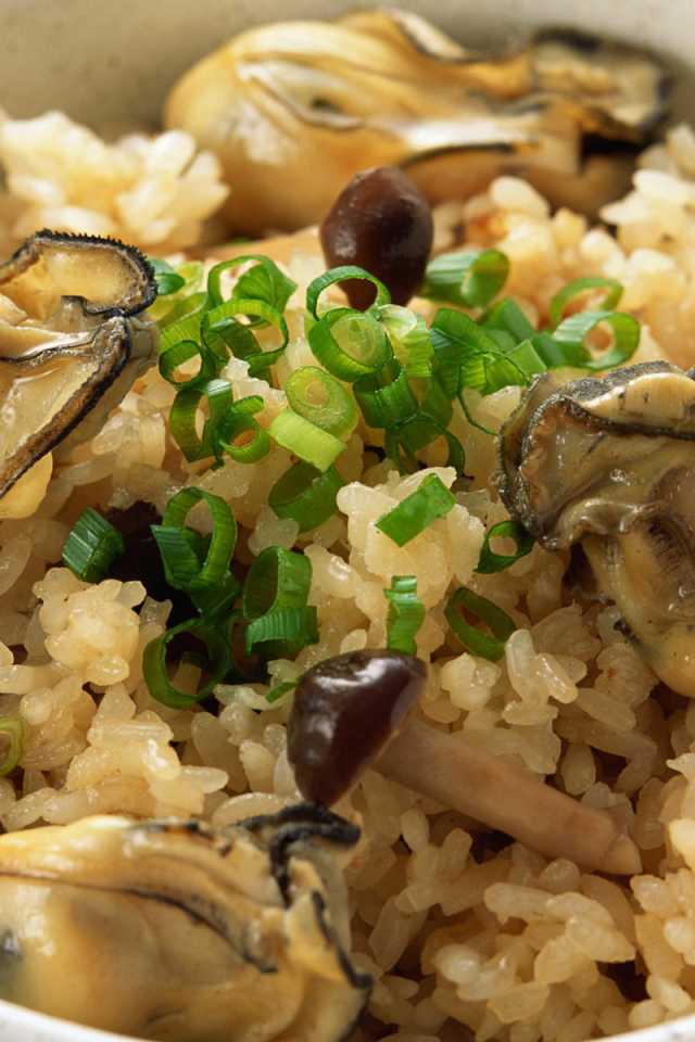 Морепродукты с рисом и грибами