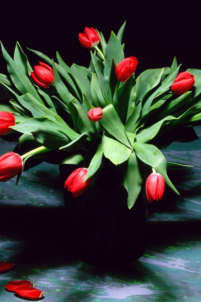 Букет женщинам на 8 марта