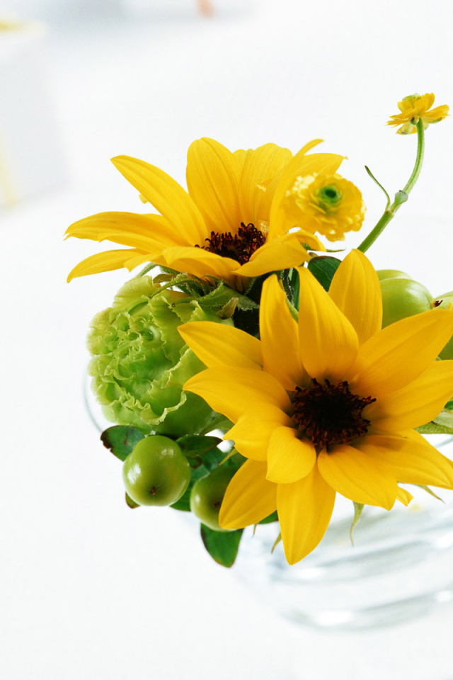 Желтые цветы на 8 марта