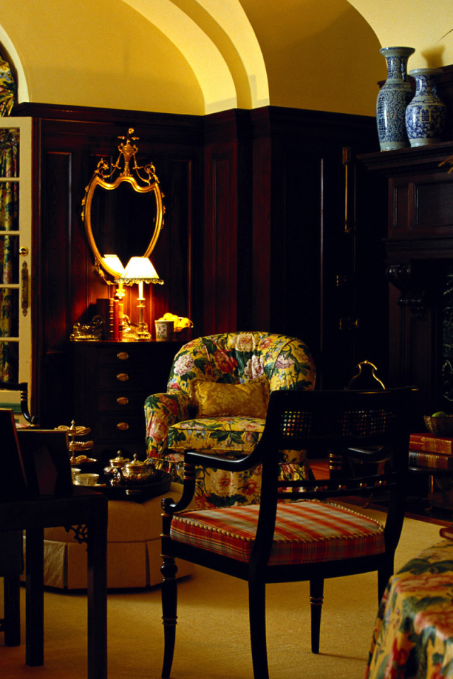 Каминная комната с выходом на террасу