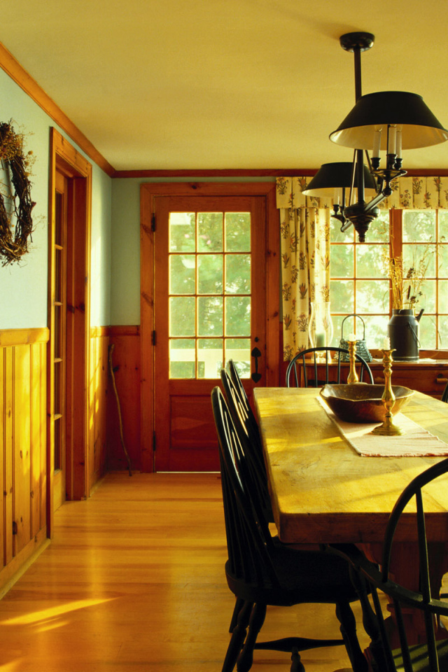 Деревянная отделка столовой