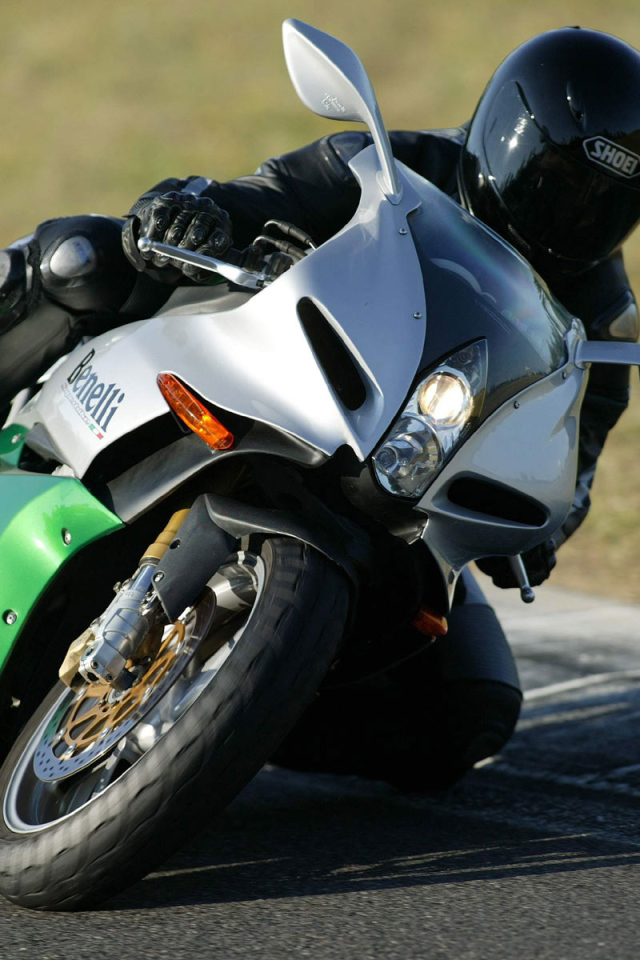 Зеленый спорт байк