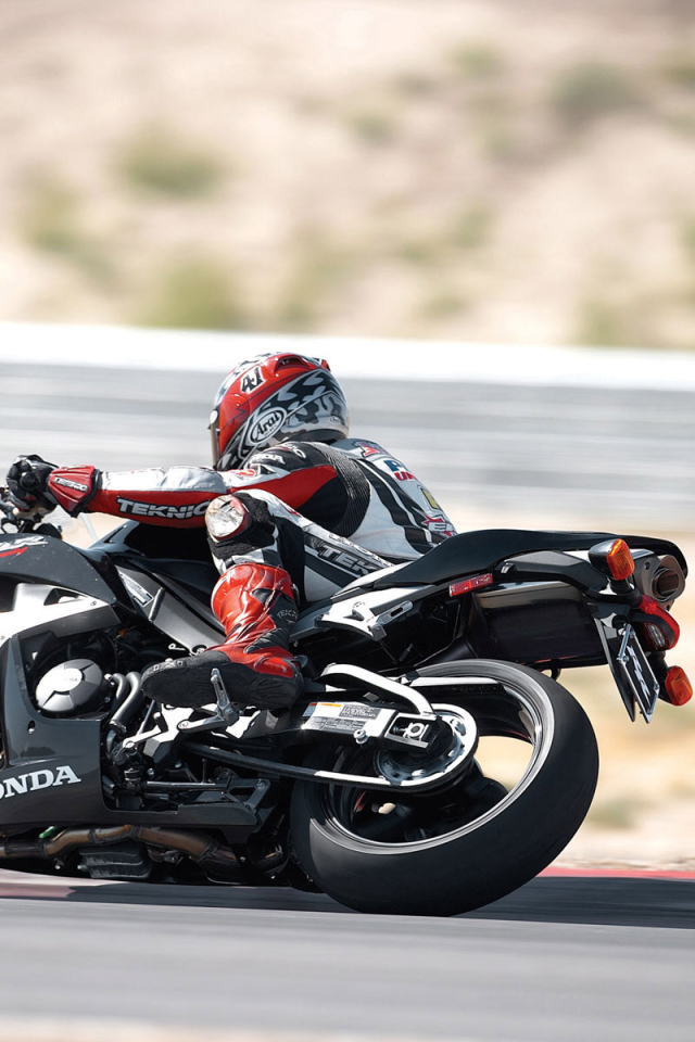 Пилот спортивного мотоцикла