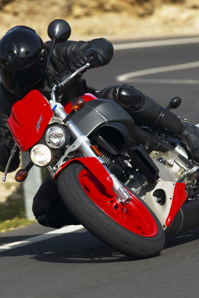 Красный спортивный байк