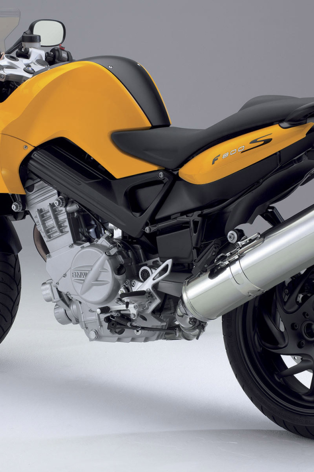 Мотоцикл BMW F 800 S вид сзади