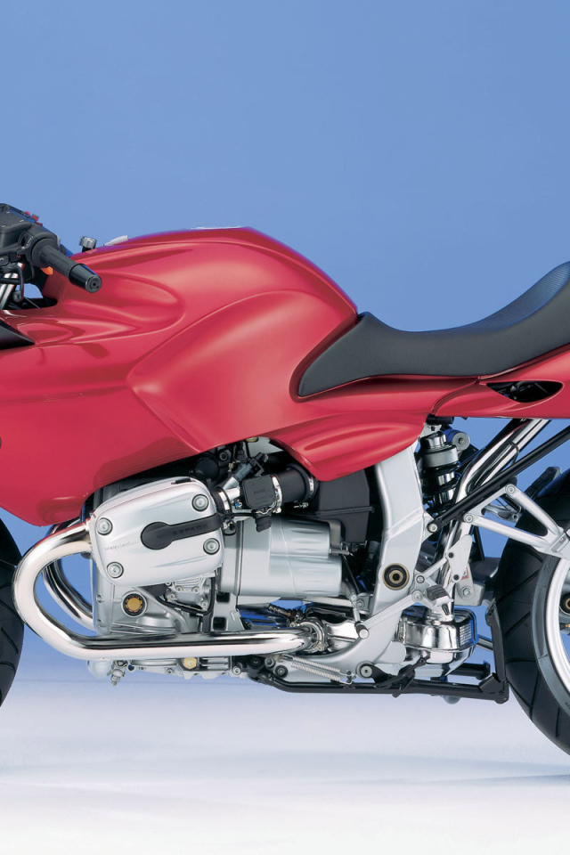 Красный байк от БМВ