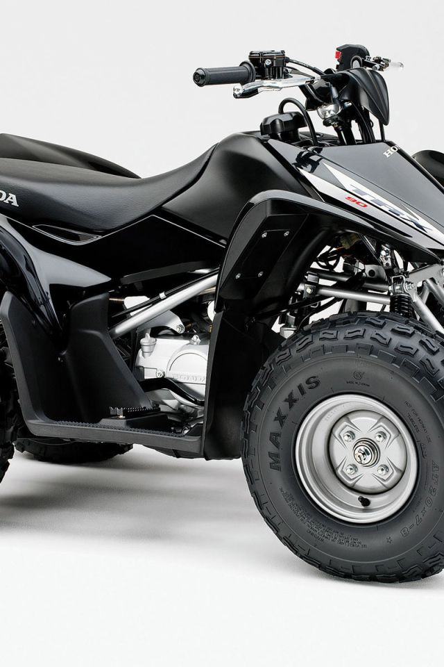 Черный Honda квадроцикл
