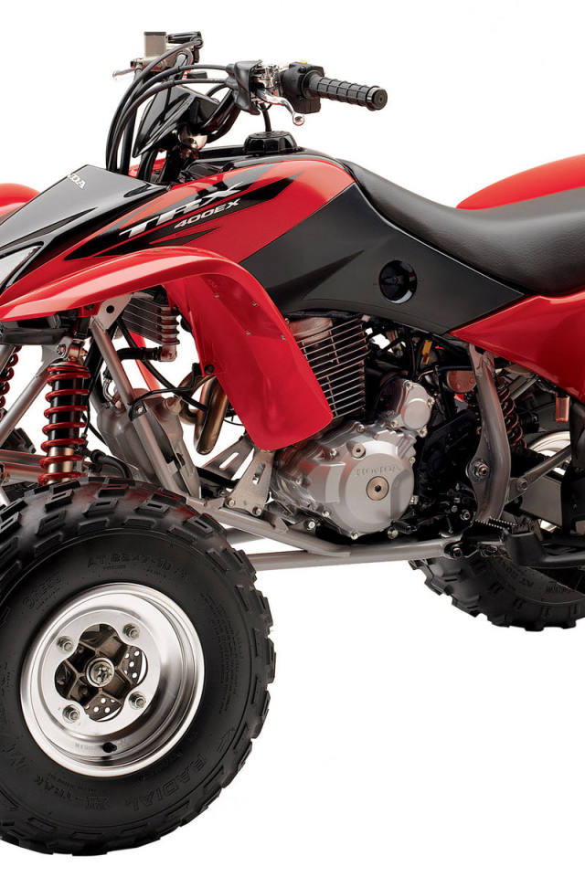 Красный Honda квадроцикл