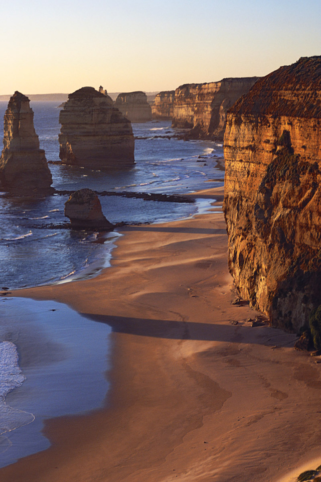 Прибрежные скалы