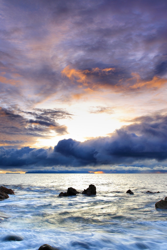 Облака над морем