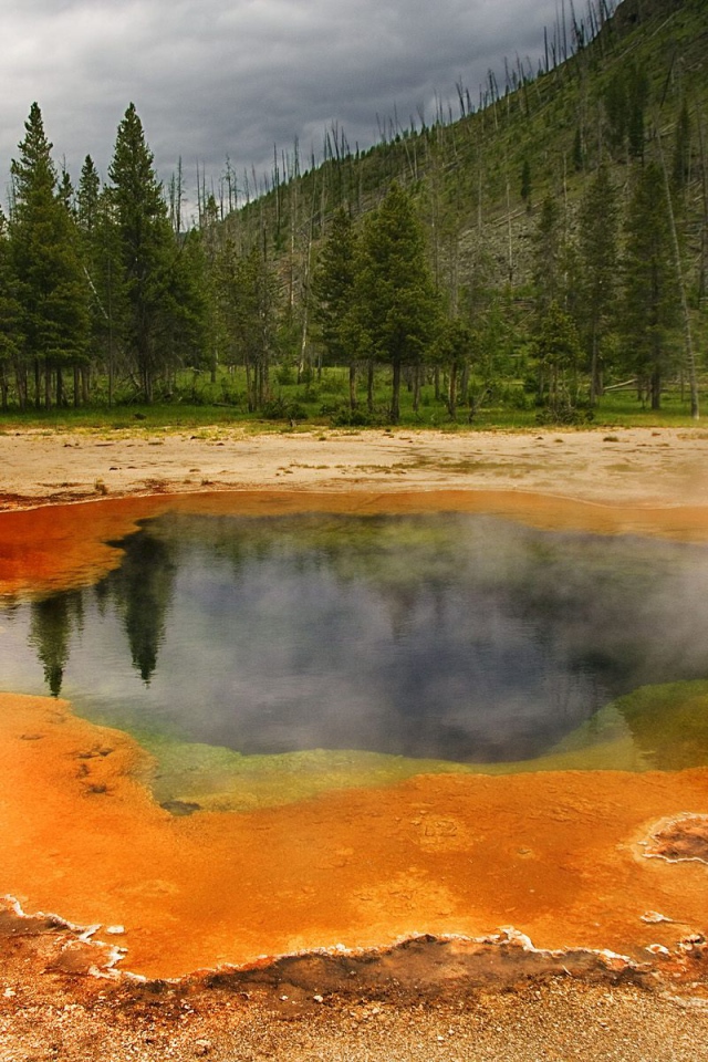 Горячий источник