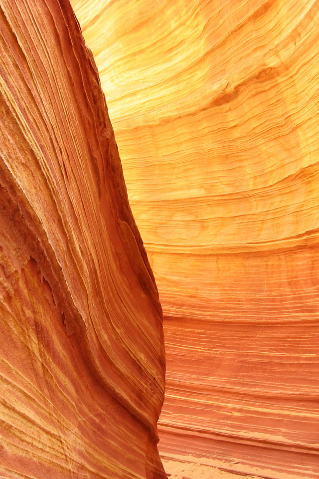 Красная горная порода