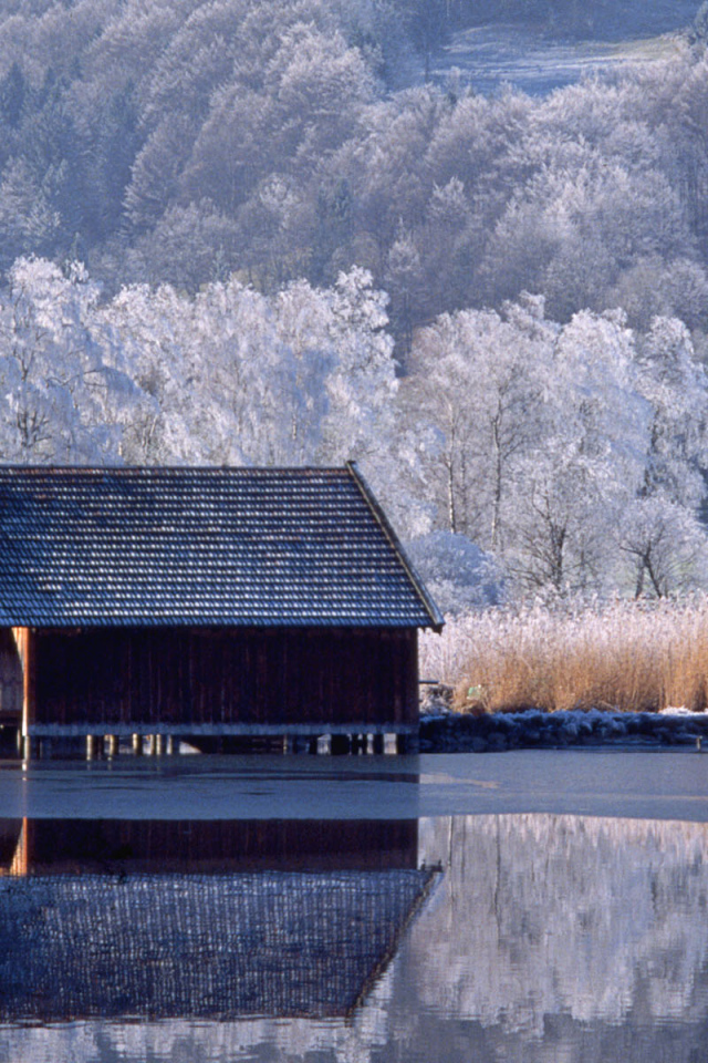 Домики у воды